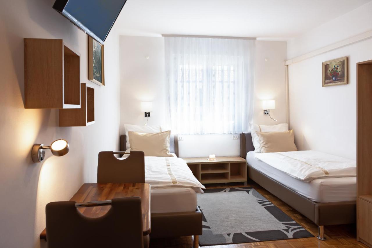 Rooms Gril Postojna Eksteriør billede