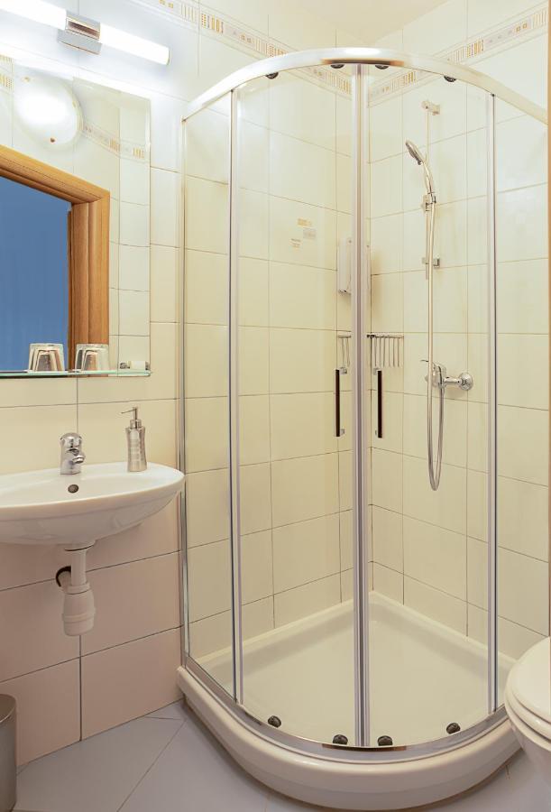 Rooms Gril Postojna Eksteriør billede