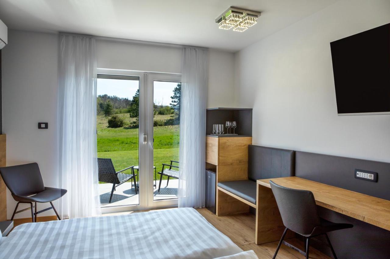 Rooms Gril Postojna Eksteriør billede