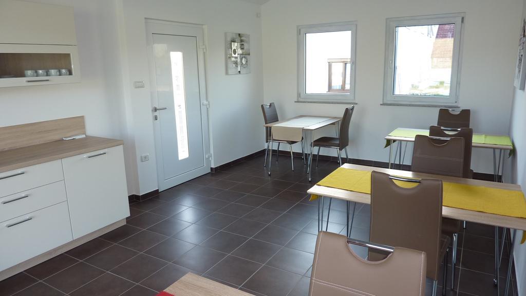 Rooms Gril Postojna Eksteriør billede